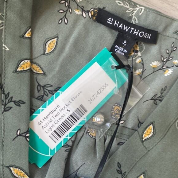 41 HAWTHORN
Astrid Two Pocket Blouse Light Green S Stitch Fix Nwt - Picture 7 of 7